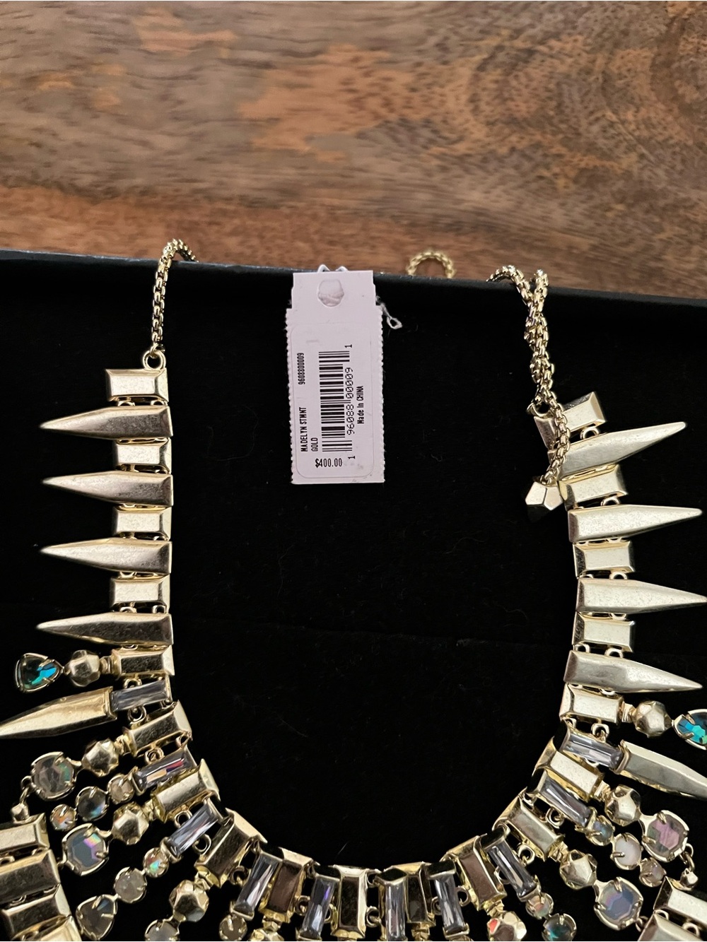 Kendra Scott Madelyn Gold Statement necklace - Picture 2 of 3